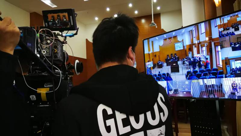 AI生成VS人工创意——濮阳县广告片拍摄公司的技术浪漫主义实践